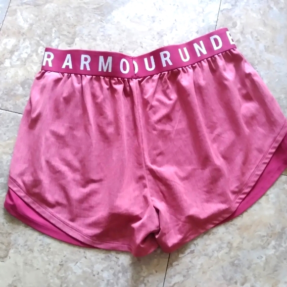 Under Armour Women's Play Up 3.0 Twist shorts, size 1X - Picture 3 of 9